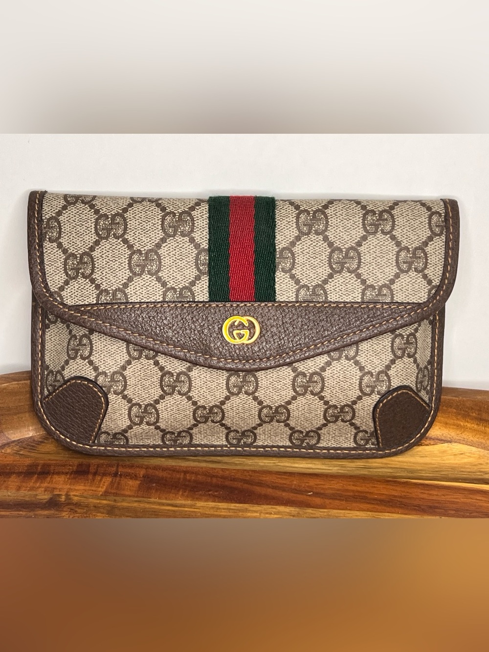 GUCCI Sherry Line Brown GG
Canvas and Leather Trim Mini
Clutch Pouch Coin Purse